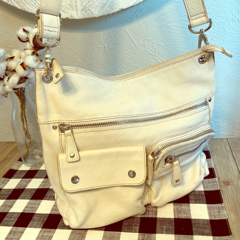 SOLD Fossil leather crossbody handbag